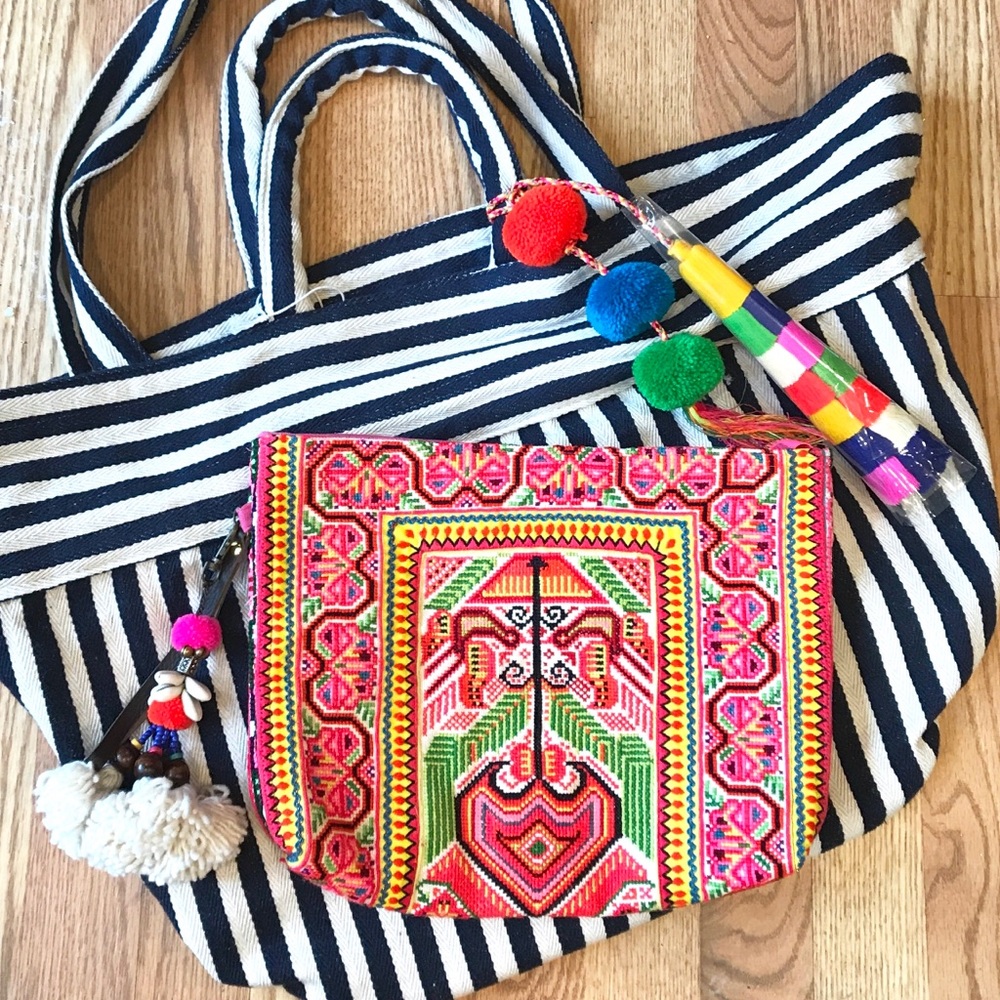 NWT Jadetribe Eliz Pom Clutch - Picture 4 of 7